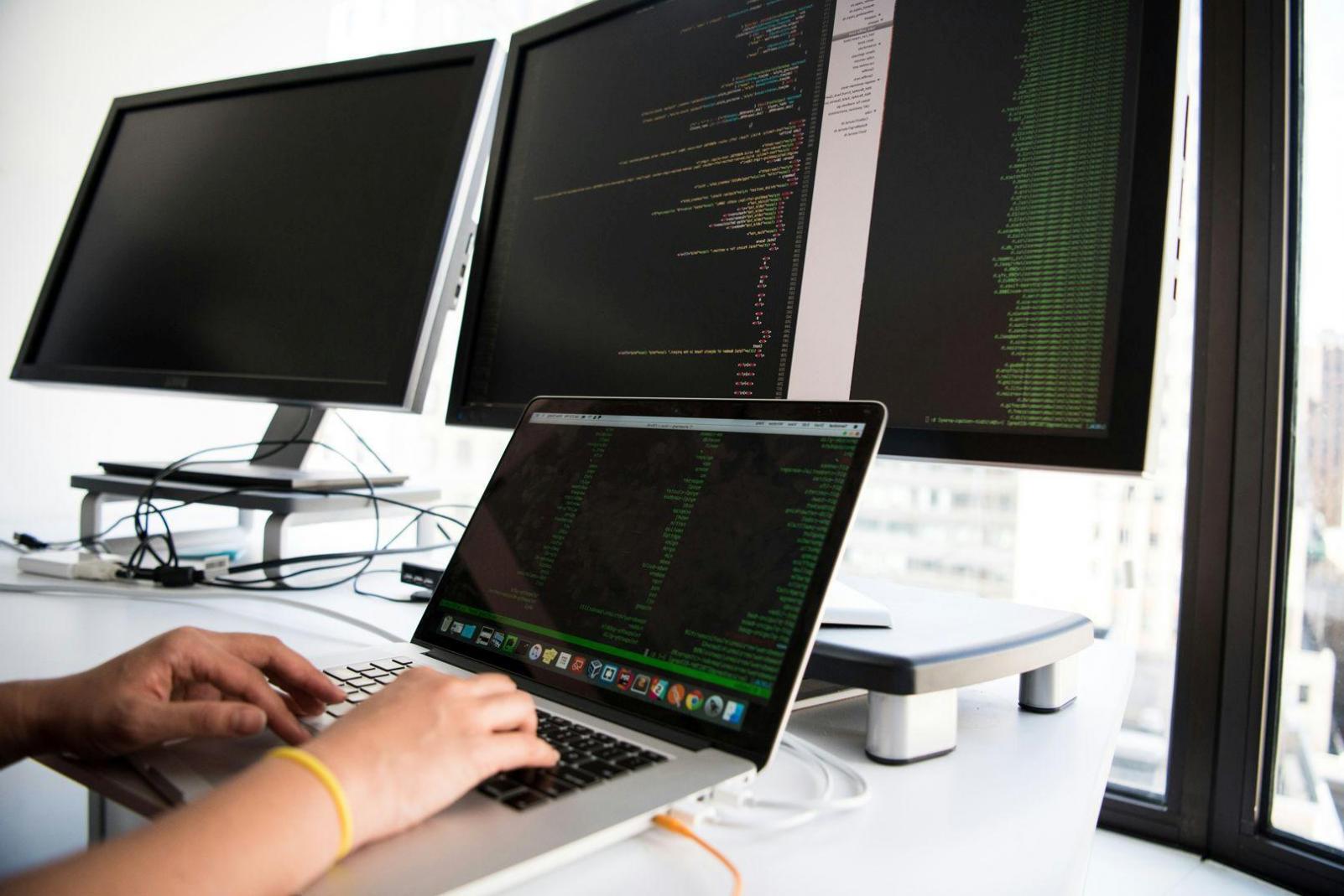 Session de formation sur l'analyse des ratios financiers avec des professionnels